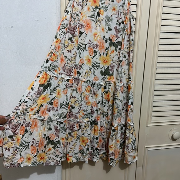 Dress - Picture 2 of 4